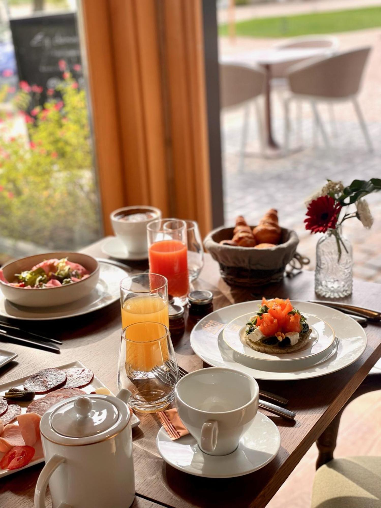אילאנט-סור-טולון Domaine Du Roncemay - Hotel, Restaurants, Spa & Golf מראה חיצוני תמונה
